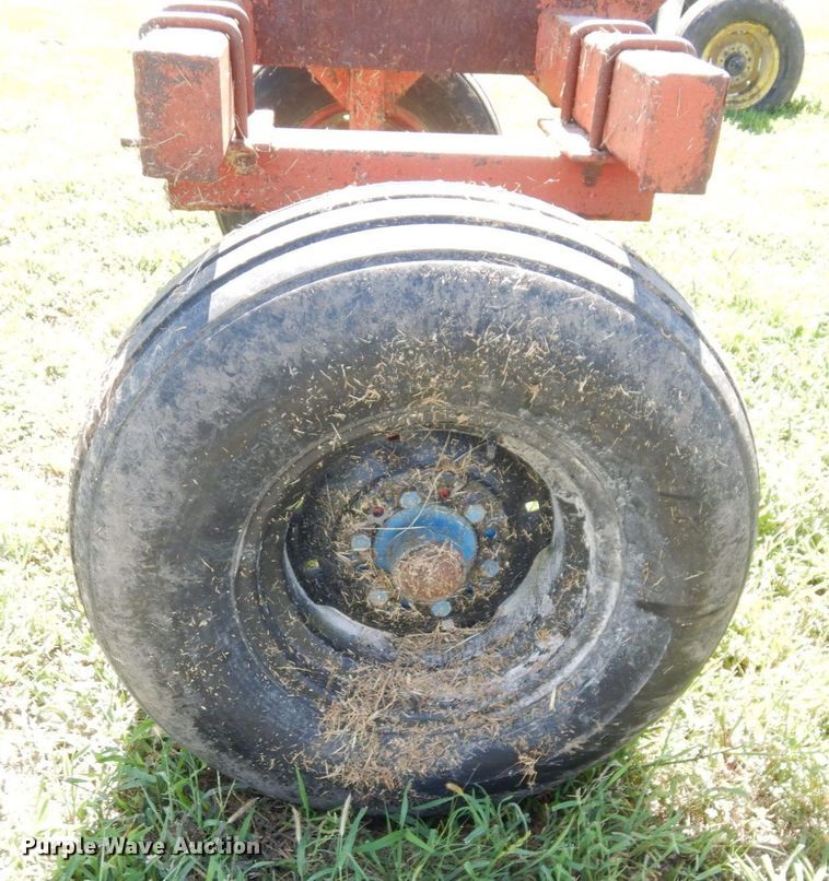 image for item DS1311 (2) NH3 tank running gear