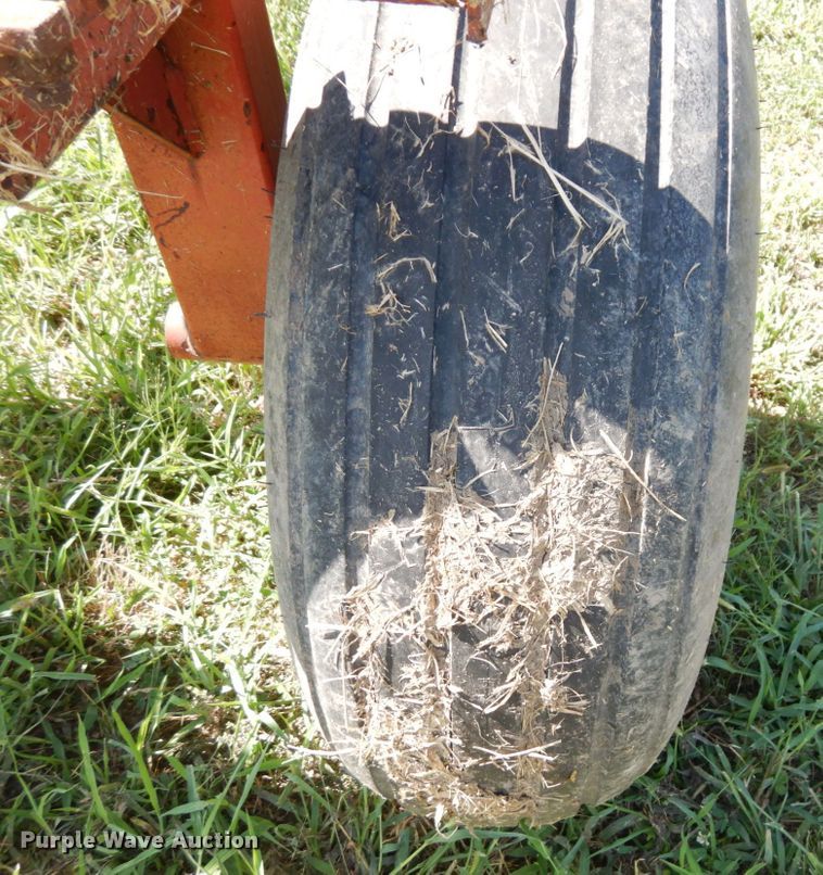 image for item DS1311 (2) NH3 tank running gear