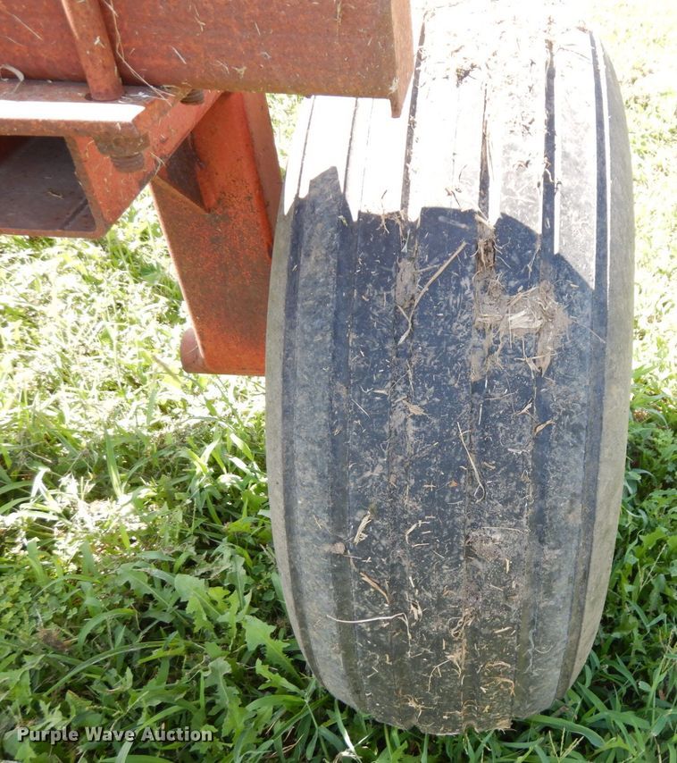 image for item DS1311 (2) NH3 tank running gear