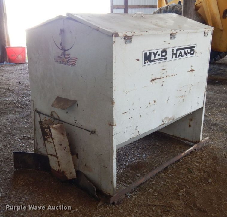 image for item DS1314 My-D Han-D  cake feeder