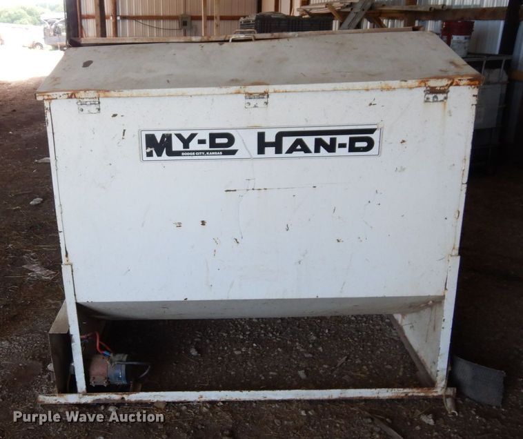 image for item DS1314 My-D Han-D  cake feeder