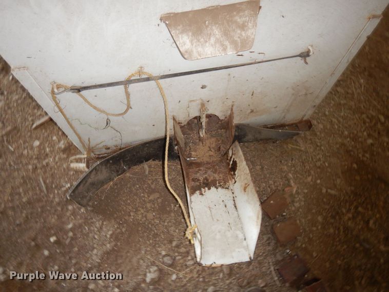 image for item DS1314 My-D Han-D  cake feeder