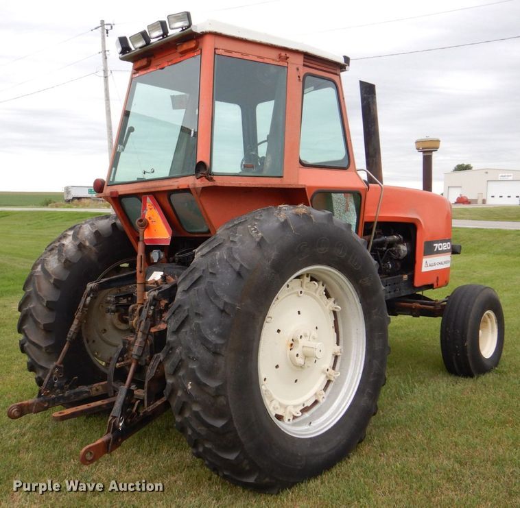 image for item DS8177 1978 Allis-Chalmers 7020  tractor