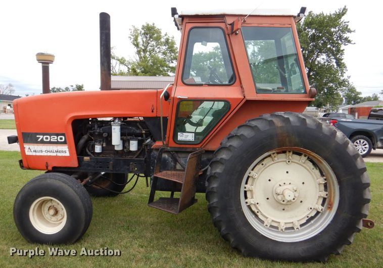 image for item DS8177 1978 Allis-Chalmers 7020  tractor