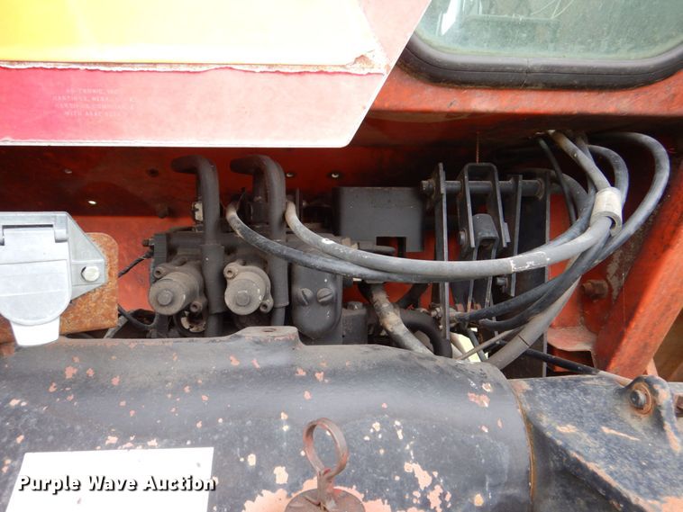 image for item DS8177 1978 Allis-Chalmers 7020  tractor