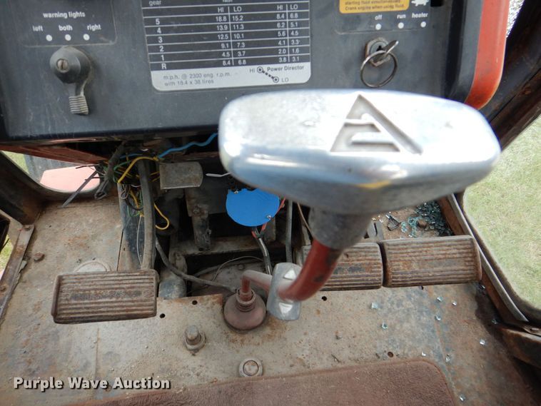 image for item DS8177 1978 Allis-Chalmers 7020  tractor