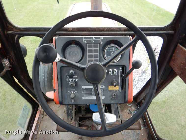 image for item DS8177 1978 Allis-Chalmers 7020  tractor