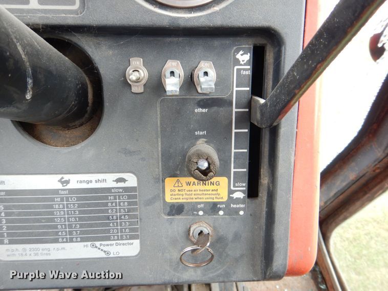 image for item DS8177 1978 Allis-Chalmers 7020  tractor