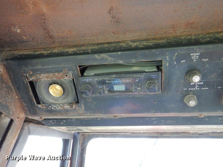 image for item DS8177 1978 Allis-Chalmers 7020  tractor