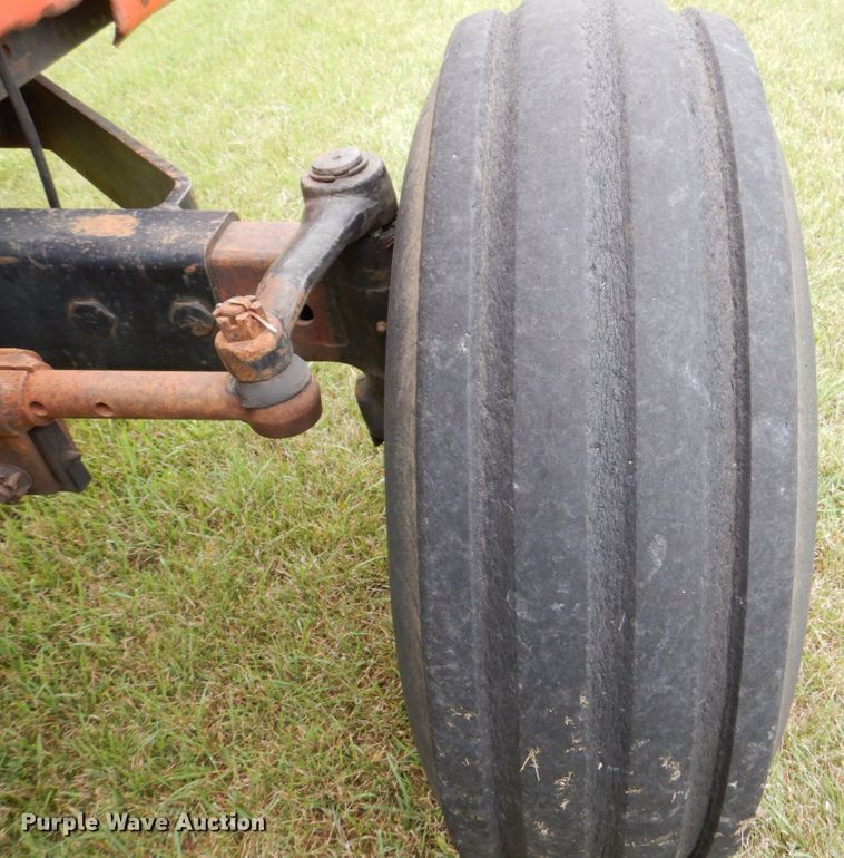 image for item DS8177 1978 Allis-Chalmers 7020  tractor