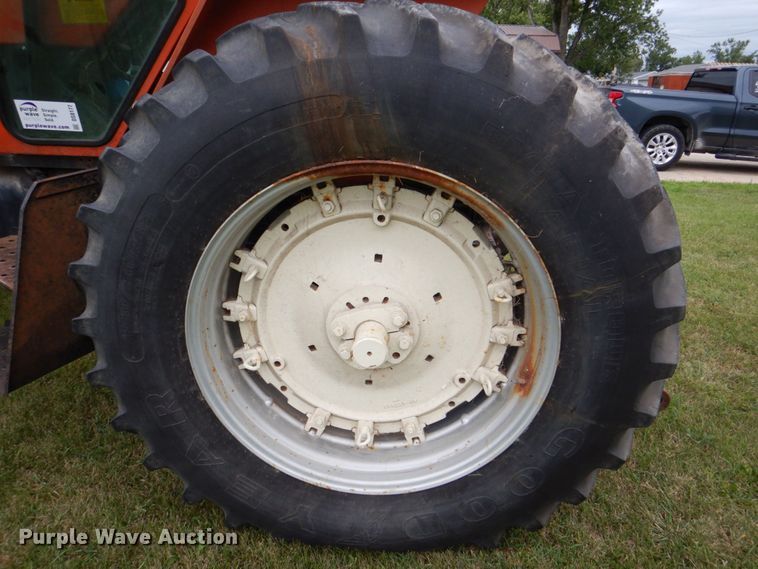 image for item DS8177 1978 Allis-Chalmers 7020  tractor