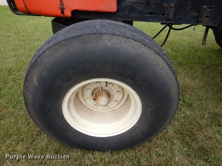 image for item DS8177 1978 Allis-Chalmers 7020  tractor