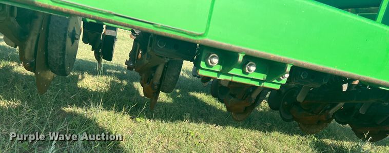 image for item DS8478 2004 John Deere 1890 CCS  air seeder