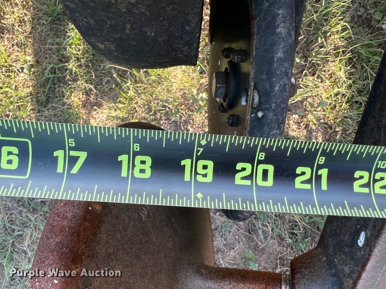 image for item DS8478 2004 John Deere 1890 CCS  air seeder