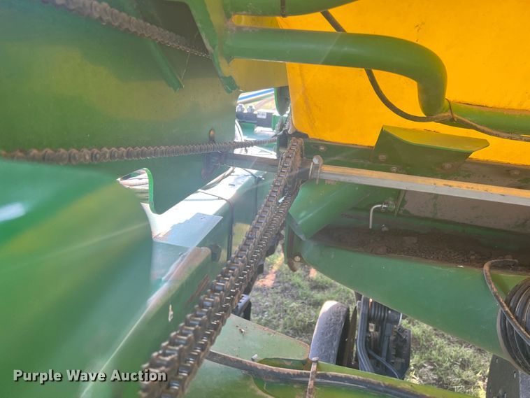 image for item DS8478 2004 John Deere 1890 CCS  air seeder