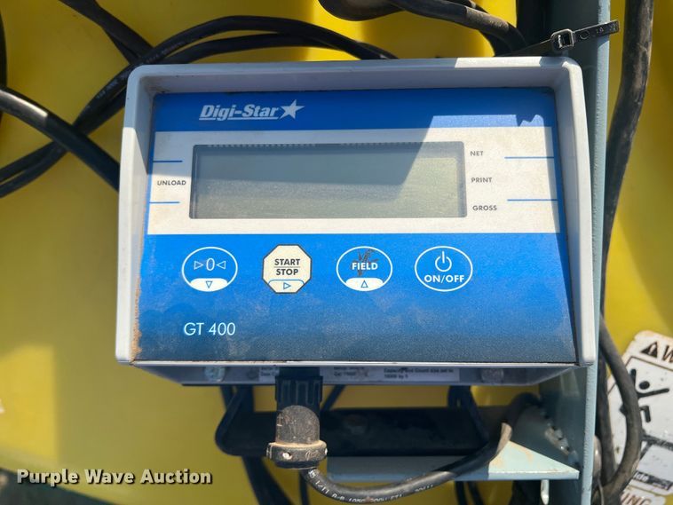 image for item DS8478 2004 John Deere 1890 CCS  air seeder