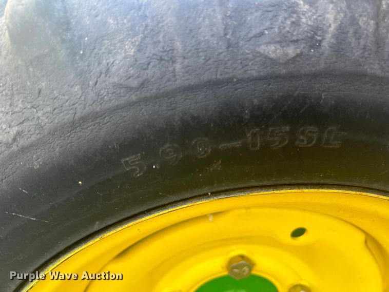 image for item DS8478 2004 John Deere 1890 CCS  air seeder