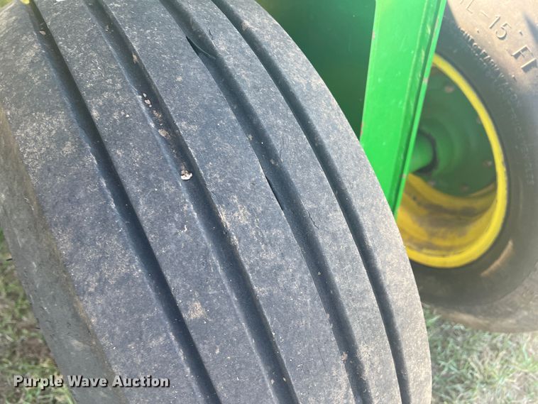 image for item DS8478 2004 John Deere 1890 CCS  air seeder