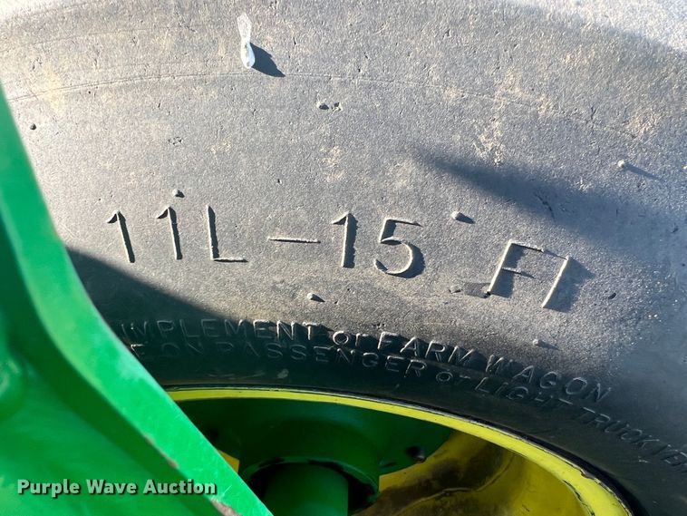 image for item DS8478 2004 John Deere 1890 CCS  air seeder