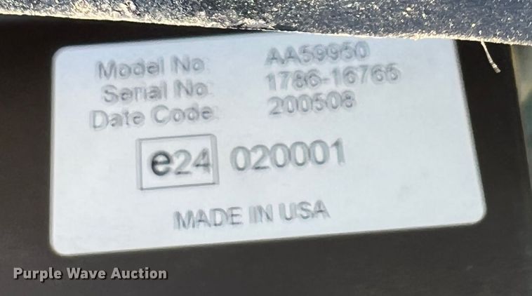 image for item DS8478 2004 John Deere 1890 CCS  air seeder