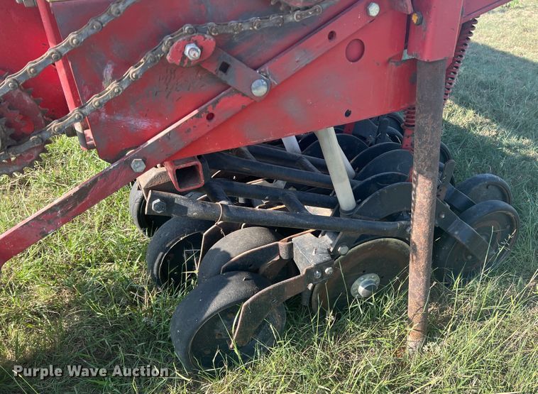 image for item DS8479 Krause 5220  grain drill