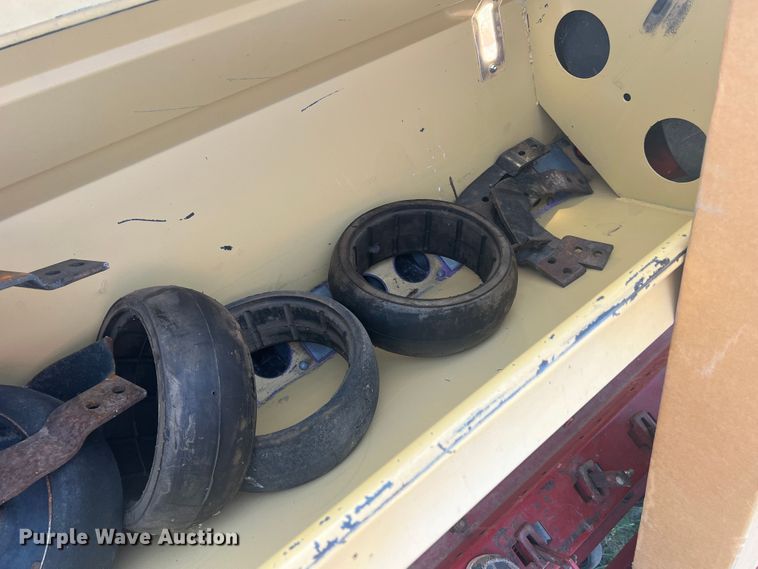 image for item DS8479 Krause 5220  grain drill