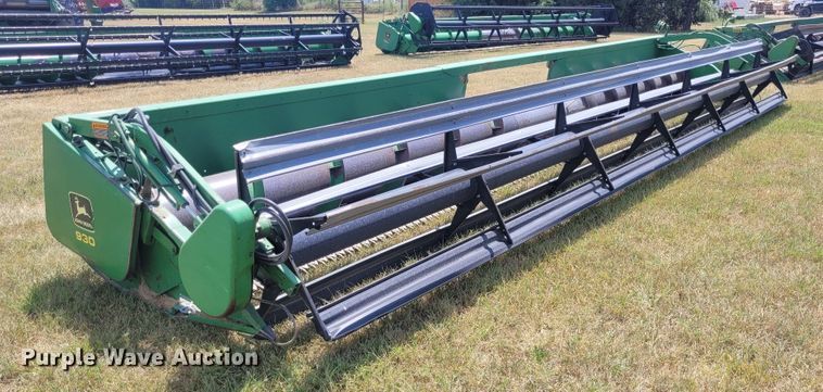 image for item FC9161 John Deere 930  rigid head