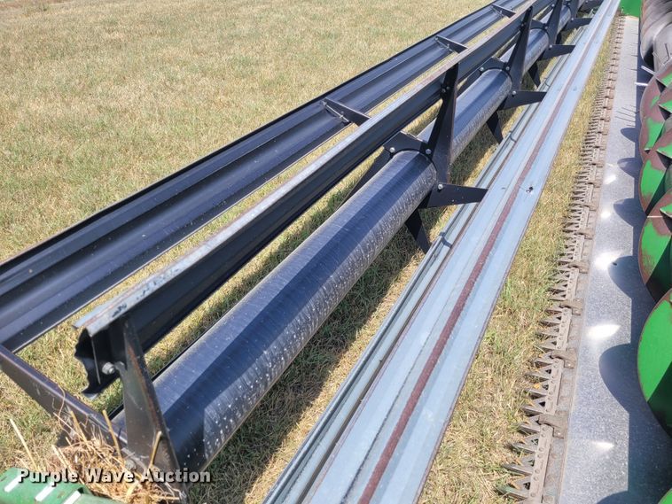 image for item FC9161 John Deere 930  rigid head