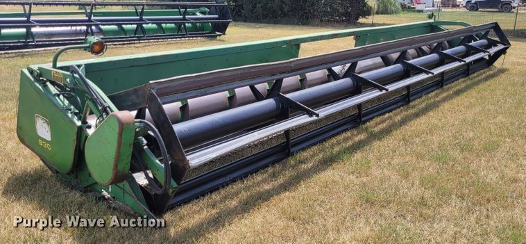 image for item FC9162 John Deere 930  rigid head