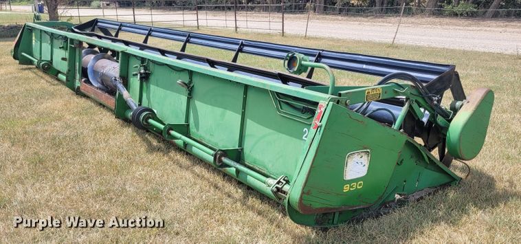 image for item FC9162 John Deere 930  rigid head