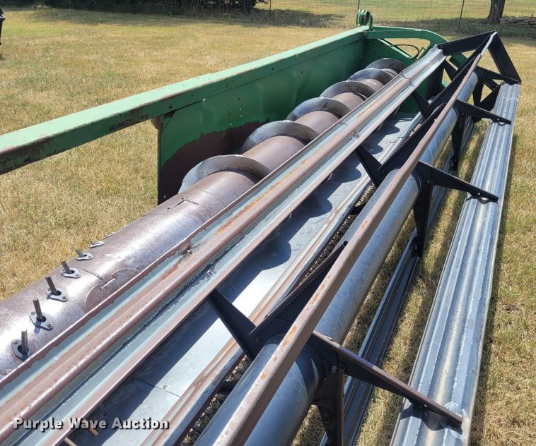 image for item FC9162 John Deere 930  rigid head