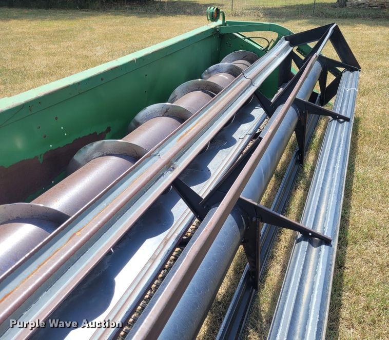 image for item FC9162 John Deere 930  rigid head