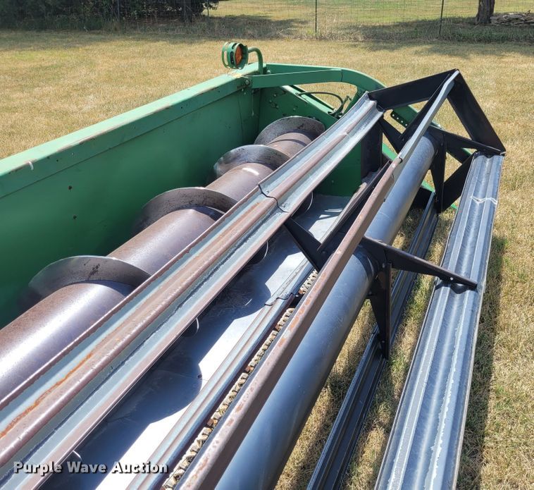 image for item FC9162 John Deere 930  rigid head