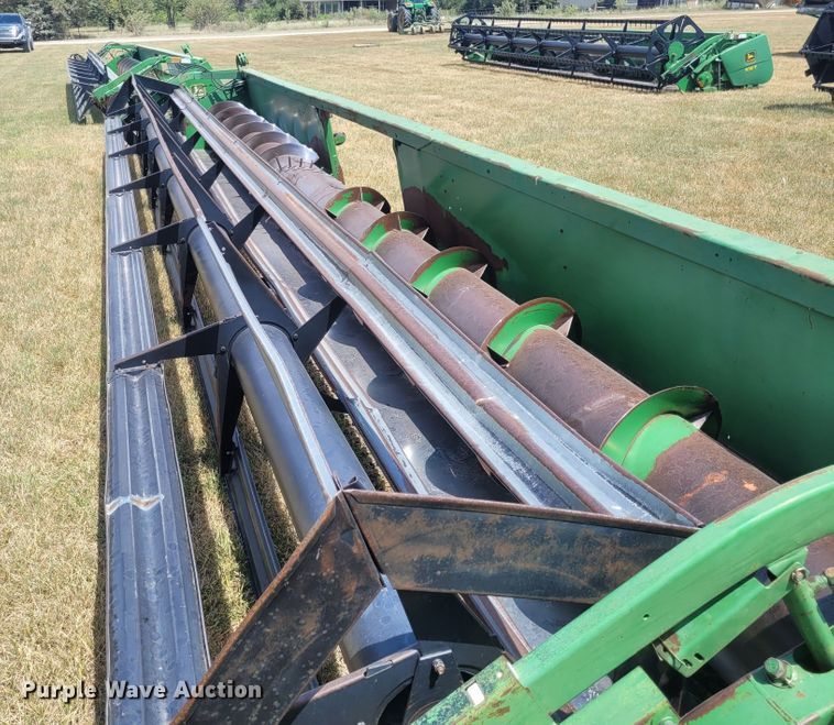 image for item FC9162 John Deere 930  rigid head