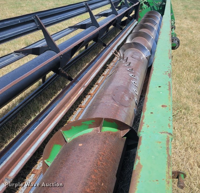 image for item FC9162 John Deere 930  rigid head