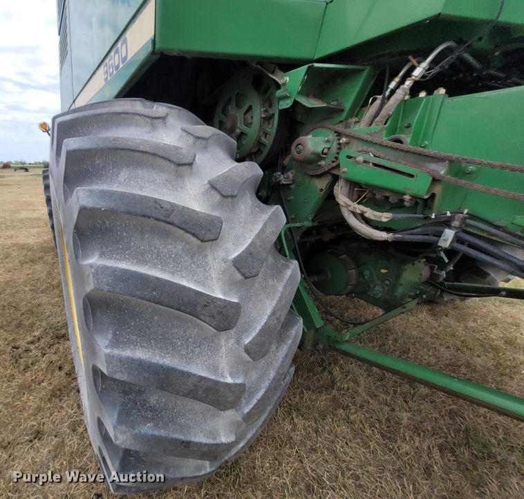 image for item FC9165 John Deere 9600  RWA combine