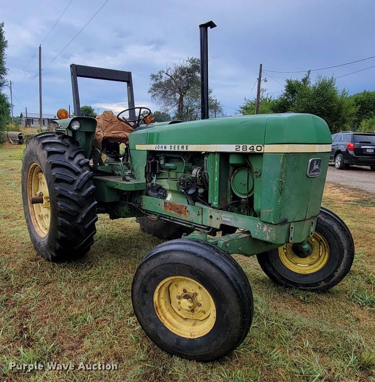 image for item HF9356 1979 John Deere 2840  tractor