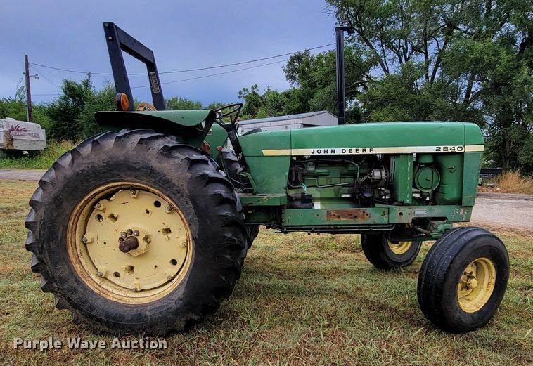 image for item HF9356 1979 John Deere 2840  tractor