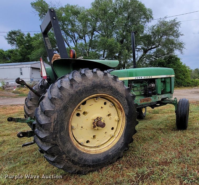 image for item HF9356 1979 John Deere 2840  tractor