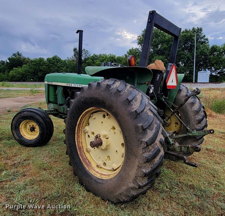 image for item HF9356 1979 John Deere 2840  tractor
