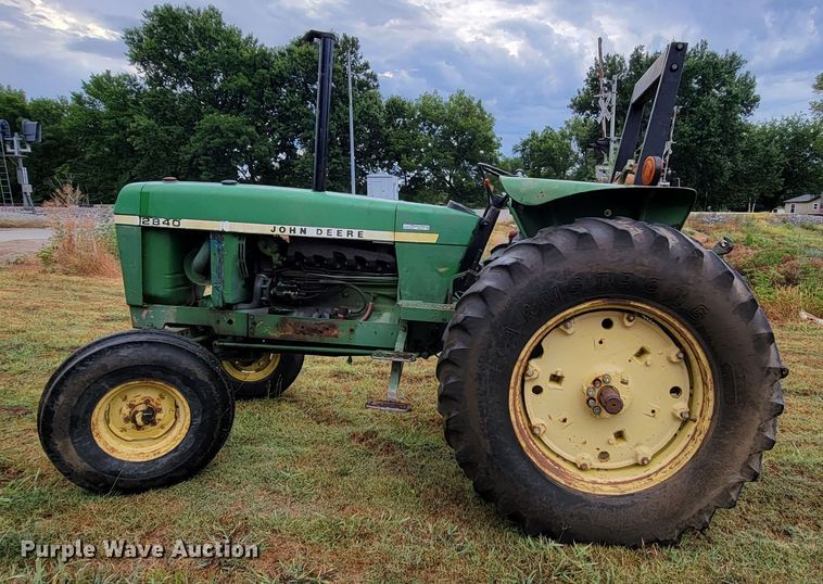 image for item HF9356 1979 John Deere 2840  tractor