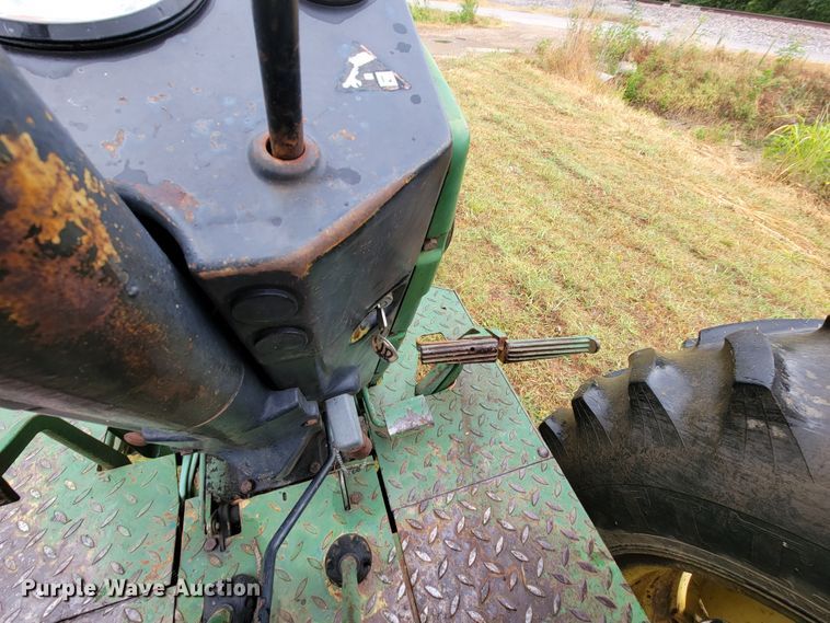 image for item HF9356 1979 John Deere 2840  tractor