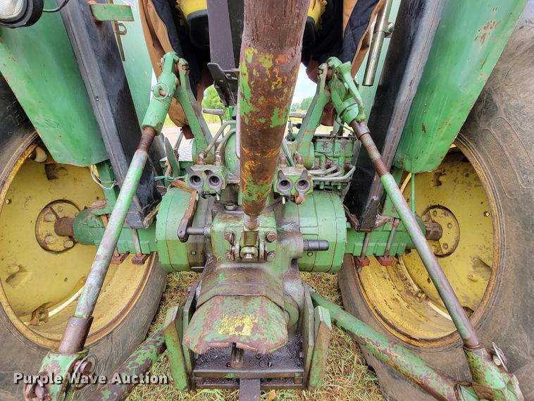 image for item HF9356 1979 John Deere 2840  tractor
