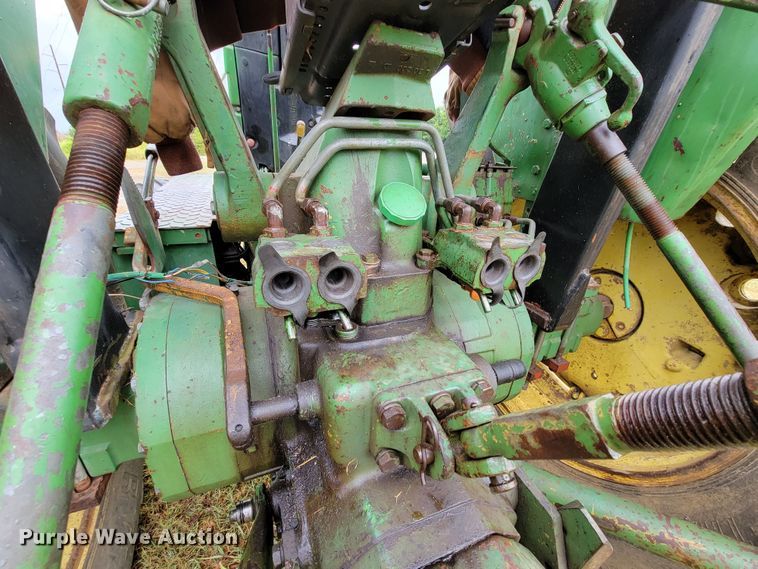 image for item HF9356 1979 John Deere 2840  tractor