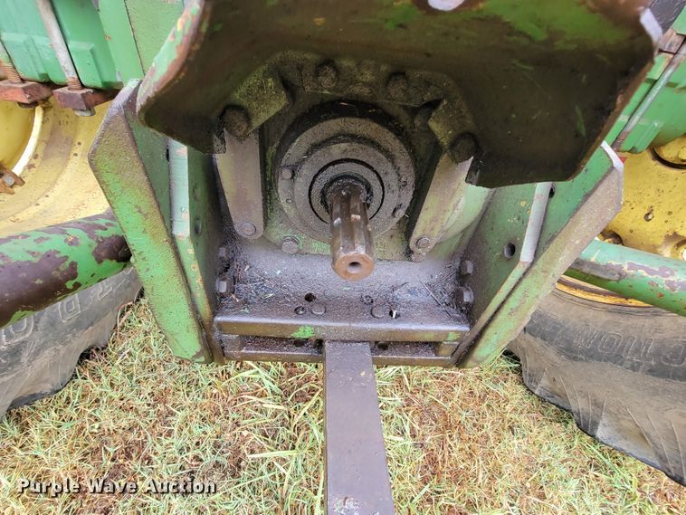 image for item HF9356 1979 John Deere 2840  tractor