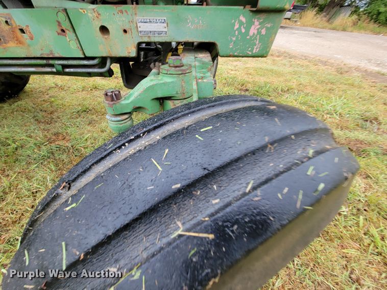 image for item HF9356 1979 John Deere 2840  tractor