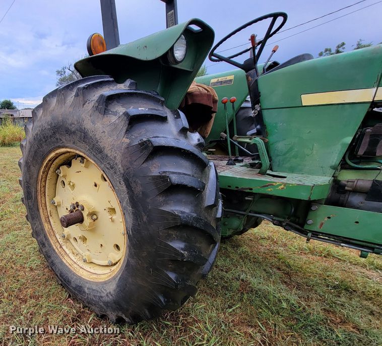 image for item HF9356 1979 John Deere 2840  tractor