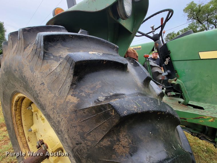 image for item HF9356 1979 John Deere 2840  tractor