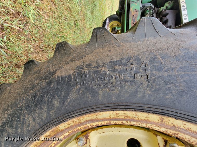 image for item HF9356 1979 John Deere 2840  tractor