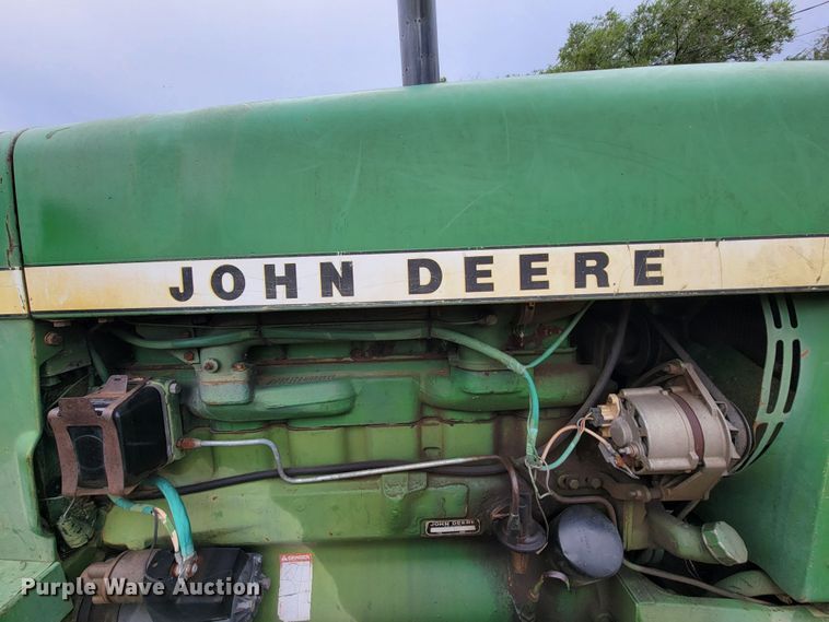 image for item HF9356 1979 John Deere 2840  tractor